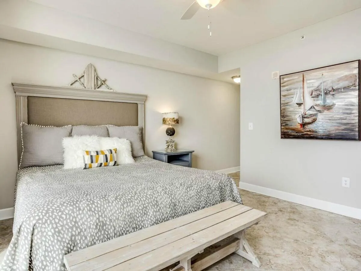 King Master Bedroom, 2 Baths, Free Beach Chairs, Close To Pier Park-1209 Panama City Beach
